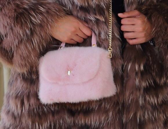 Mini-bag in visone di colore rosa cipria