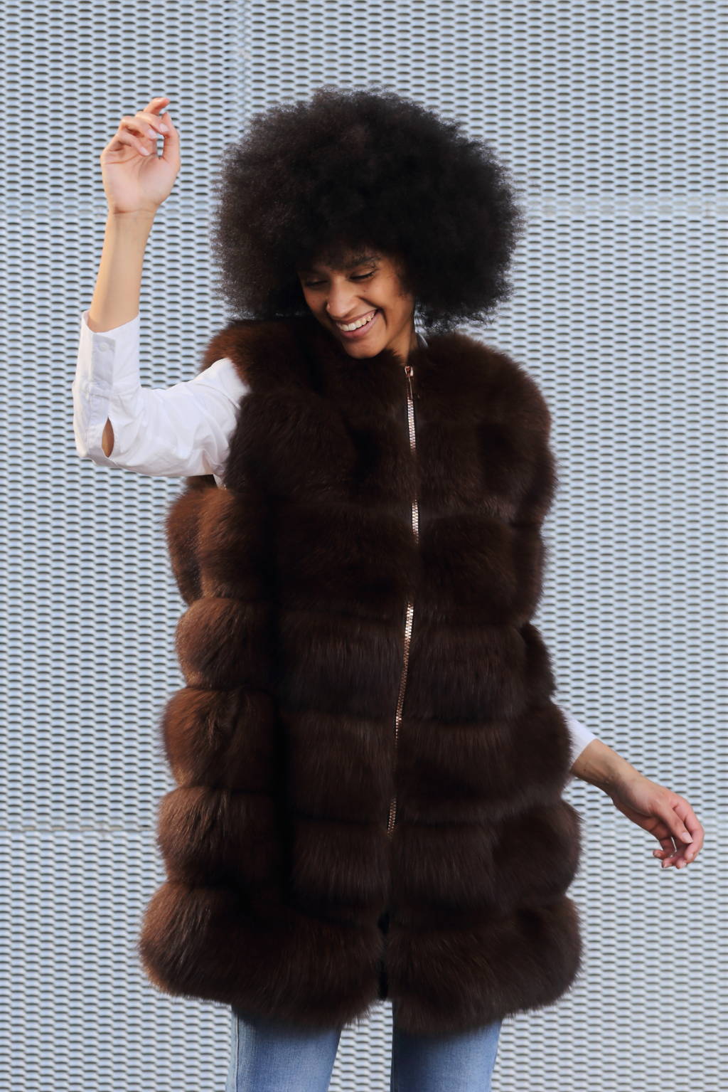 Gilet in volpe di colore marrone