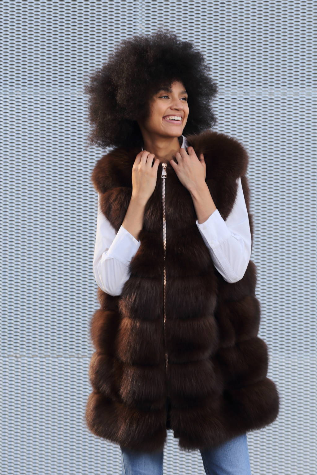 Gilet in volpe di colore marrone