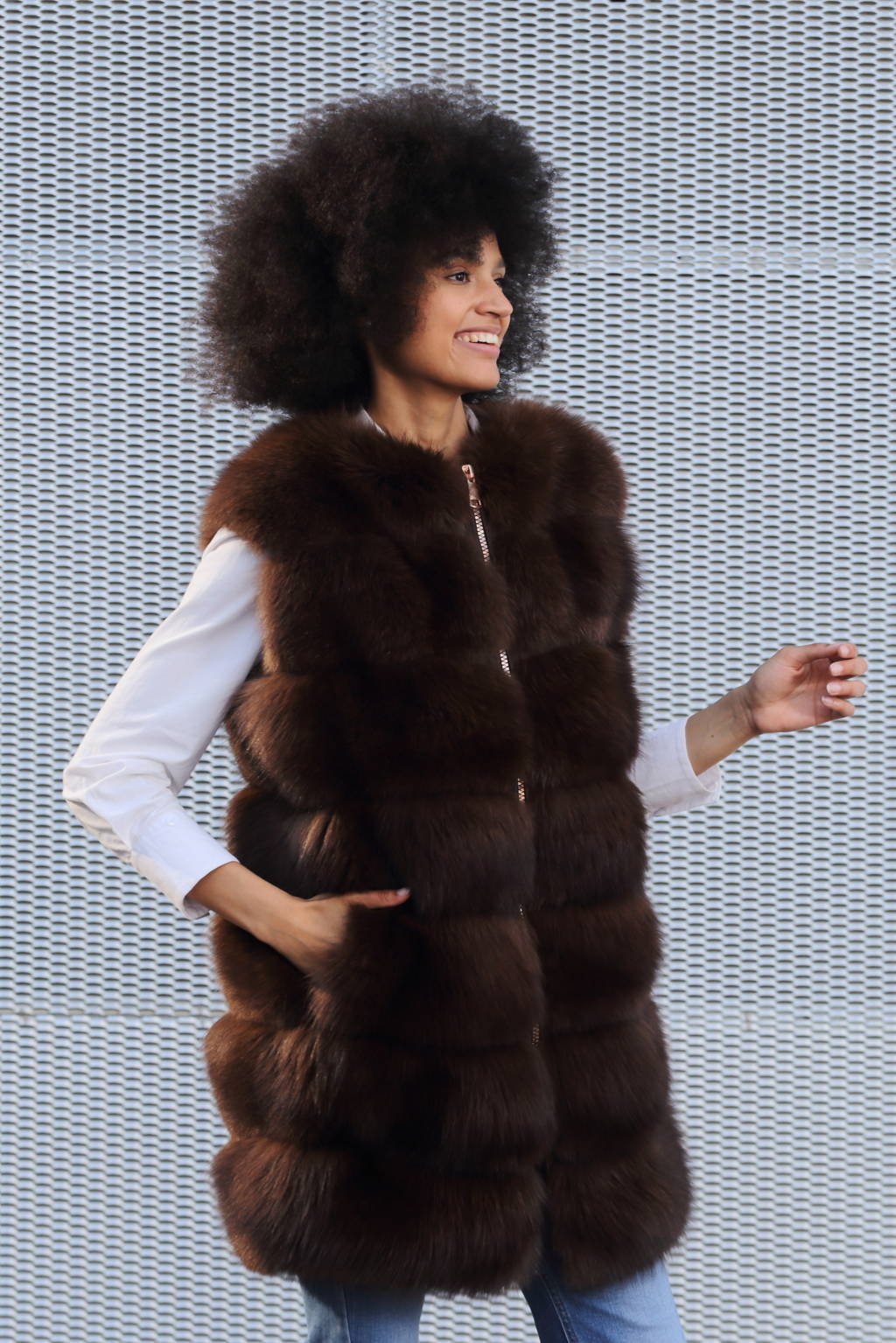 Gilet in volpe di colore marrone
